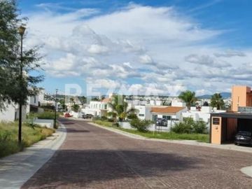 CASA VENTA CUMBRES DEL LAGO JURIQUILLA