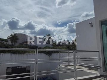 CASA VENTA CUMBRES DEL LAGO JURIQUILLA