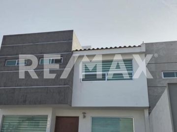 CASA VENTA CUMBRES DEL LAGO JURIQUILLA