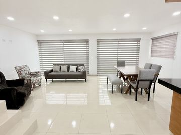 Casa en venta en esquina, en fraccionamiento privado y al sur de la ciudad