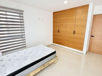 Casa en venta en esquina, en fraccionamiento privado y al sur de la ciudad
