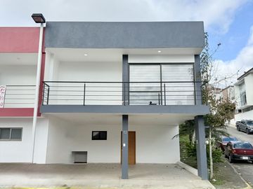 Casa en venta en esquina, en fraccionamiento privado y al sur de la ciudad