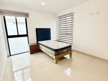 Casa en venta en esquina, en fraccionamiento privado y al sur de la ciudad