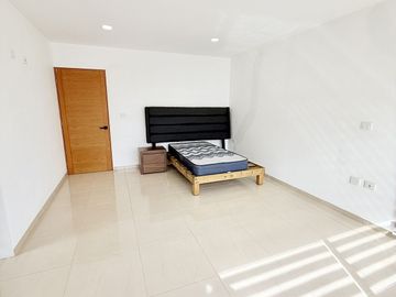 Casa en venta en esquina, en fraccionamiento privado y al sur de la ciudad