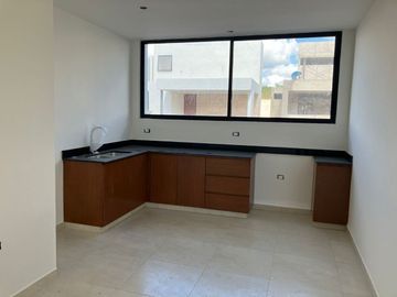 HERMOSA CASA DE UN PISO EN CONKAL MERIDA YUCATAN EN VENTA