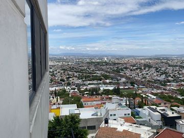 VENTA DE DEPARTAMENTO AMUEBLADO EN LOMA DORADA, QUERETARO