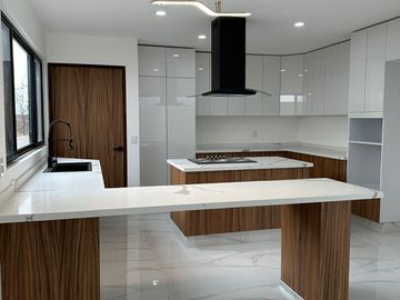 Casa en venta en VALLES Lomas del Campanario norte Queretaro