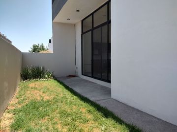 CASA EN VENTA EN  ZIBATÁ, QUERÉTARO