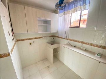 SE VENDE COMODO APARTAMENTO EN VILLA CAROLINA