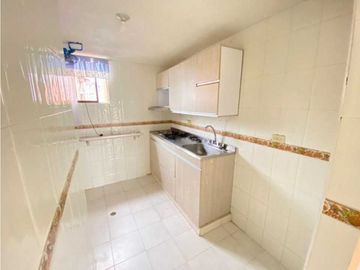 SE VENDE COMODO APARTAMENTO EN VILLA CAROLINA