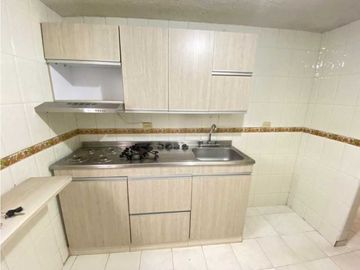 SE VENDE COMODO APARTAMENTO EN VILLA CAROLINA