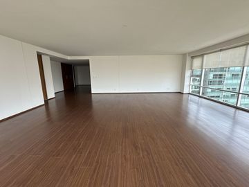 Privada del Bosque, STIM. Piso alto.