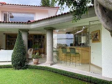 Casa en venta en la mejor zona de Bosques de las Lomas.