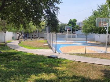 CASA EN VENTA EN BOSQUES DEL PONIENTE