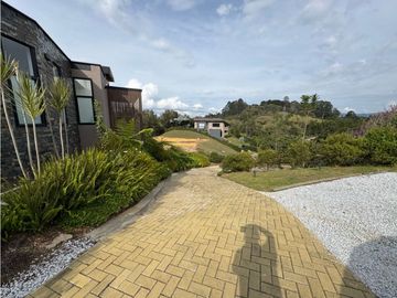 SE VENDE FINCA EN RIONEGRO LLANOGRANDE HILLS VA LA CEJA RIONEGRO