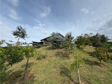 SE VENDE FINCA EN RIONEGRO LLANOGRANDE HILLS VA LA CEJA RIONEGRO