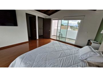 Amplia e iluminada casa en el mejor conjunto de Zipaquirá
