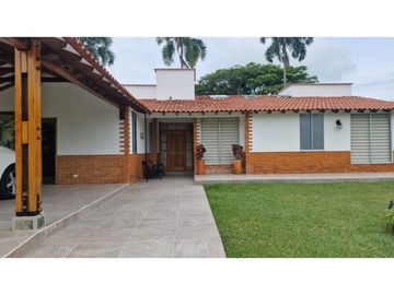 SE ARRIENDA HERMOSA CASA  EN CERRITOS  VILLA CONCHA