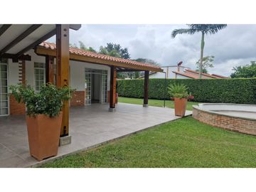 SE ARRIENDA HERMOSA CASA  EN CERRITOS  VILLA CONCHA
