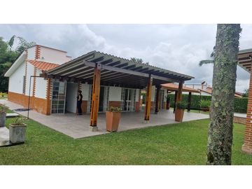SE ARRIENDA HERMOSA CASA  EN CERRITOS  VILLA CONCHA