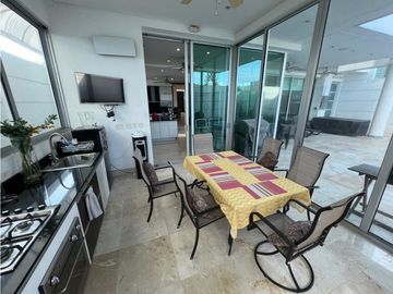 SE VENDE CASA DE LUJO EN ALTOS DE RIOMAR