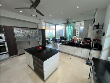 SE VENDE CASA DE LUJO EN ALTOS DE RIOMAR