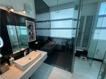 SE VENDE CASA DE LUJO EN ALTOS DE RIOMAR