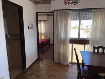 ALQUILER 24 MESES  - 2 AMBIENTES C/GRAN VENTANAL