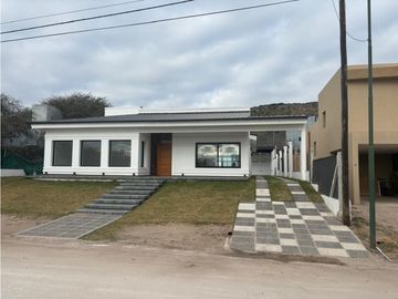 SE VENDE CASA A ESTRENAR 3 DORMITORIOS EN EL DORADO 2