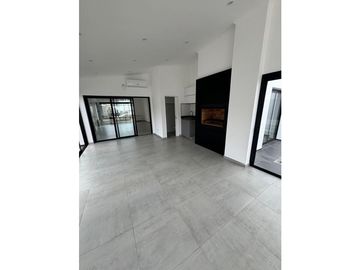 SE VENDE CASA A ESTRENAR 3 DORMITORIOS EN EL DORADO 2