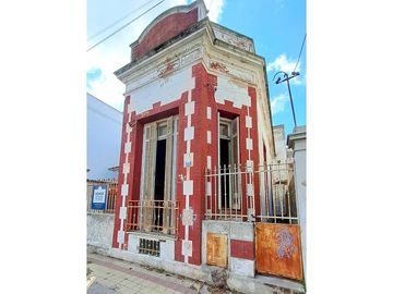 VENTA / CHALET ANTIGUO 4 AMBIENTES / PARA RECICLAR / MAR DEL PLATA
