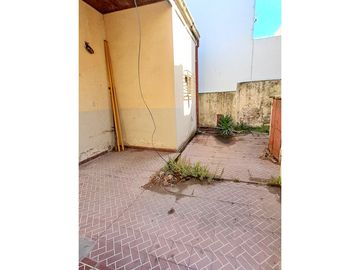 VENTA / CHALET ANTIGUO 4 AMBIENTES / PARA RECICLAR / MAR DEL PLATA