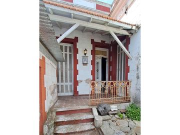 VENTA / CHALET ANTIGUO 4 AMBIENTES / PARA RECICLAR / MAR DEL PLATA