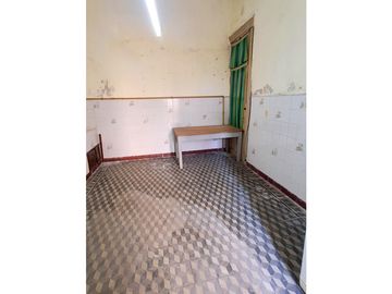 VENTA / CHALET ANTIGUO 4 AMBIENTES / PARA RECICLAR / MAR DEL PLATA