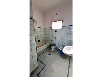 VENTA / CHALET ANTIGUO 4 AMBIENTES / PARA RECICLAR / MAR DEL PLATA