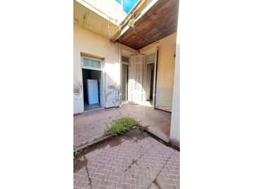 VENTA / CHALET ANTIGUO 4 AMBIENTES / PARA RECICLAR / MAR DEL PLATA