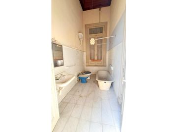VENTA / CHALET ANTIGUO 4 AMBIENTES / PARA RECICLAR / MAR DEL PLATA
