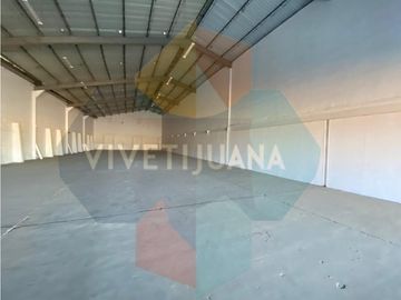 Renta Bodega Zona Centro 1,390mts + Mezannine