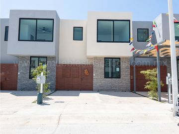 En Venta Casa de 3 recamaras en Los Cabos, casa club con gym, caseta de acceso, área infantil - Hemisferia residencial