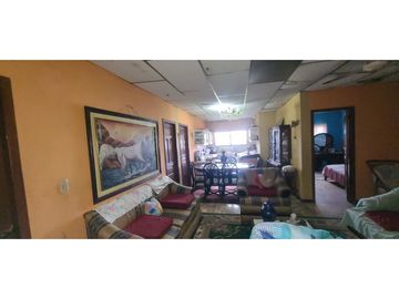 En venta 2 casas renteras centro de Quininde