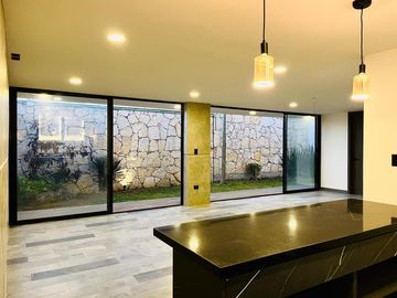 Casa en  venta en exclusivo cluster Gran Reserva Lomas de Angelopolis Puebla.