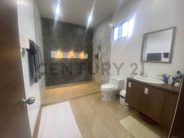 SE VENDE CASA VISTA AL MAR EN 