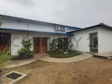 VENTA DE QUINTA EN PUERTO CAYO, MANABI
