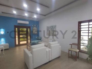 VENTA DE QUINTA EN PUERTO CAYO, MANABI