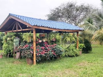 VENTA DE QUINTA EN PUERTO CAYO, MANABI