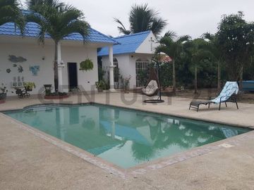 VENTA DE QUINTA EN PUERTO CAYO, MANABI