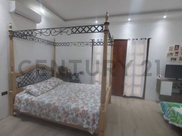 VENTA DE QUINTA EN PUERTO CAYO, MANABI