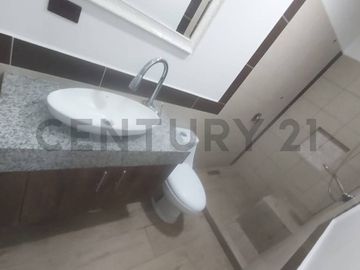 VENTA DE QUINTA EN PUERTO CAYO, MANABI