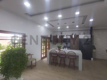 VENTA DE QUINTA EN PUERTO CAYO, MANABI