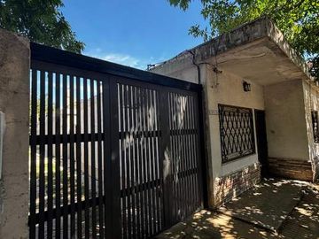 Casa PH en venta en Moron Sur